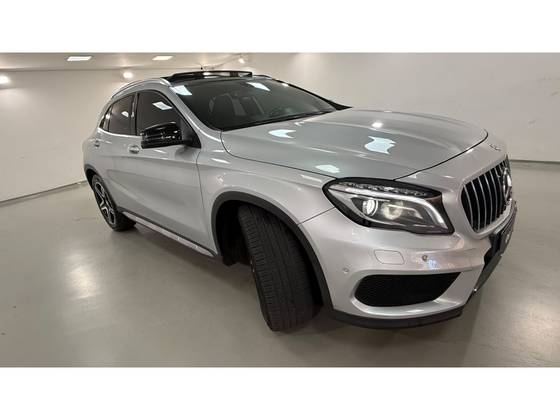MERCEDES-BENZ GLA 250 2.0 16V TURBO GASOLINA SPORT 4P AUTOMÁTICO MERCEDES-BENZ GLA 250 2.0 16V TURBO GASOLINA SPORT 4P AUTOMÁTICO